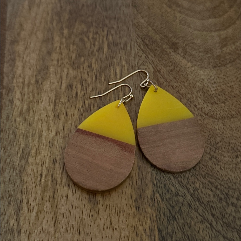 C&C California Yellow Resin & Wood Teardrop Earrings NEW
